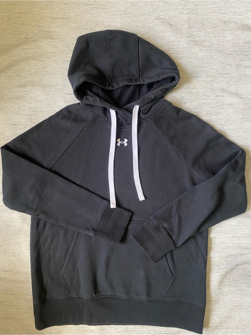 Under Armour Women’s Black Pullover Hoodie Size Petite S/M